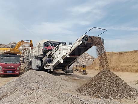 履帶式移動破碎站（zhàn）助力內蒙古（gǔ）建築固廢資源化利用項目